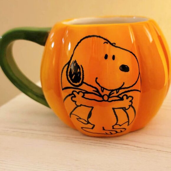 Snoopy Halloween Vampire Pumpkin Mug 20oz Peanuts Charles Schulz Orange NEW NIB - Picture 1 of 9